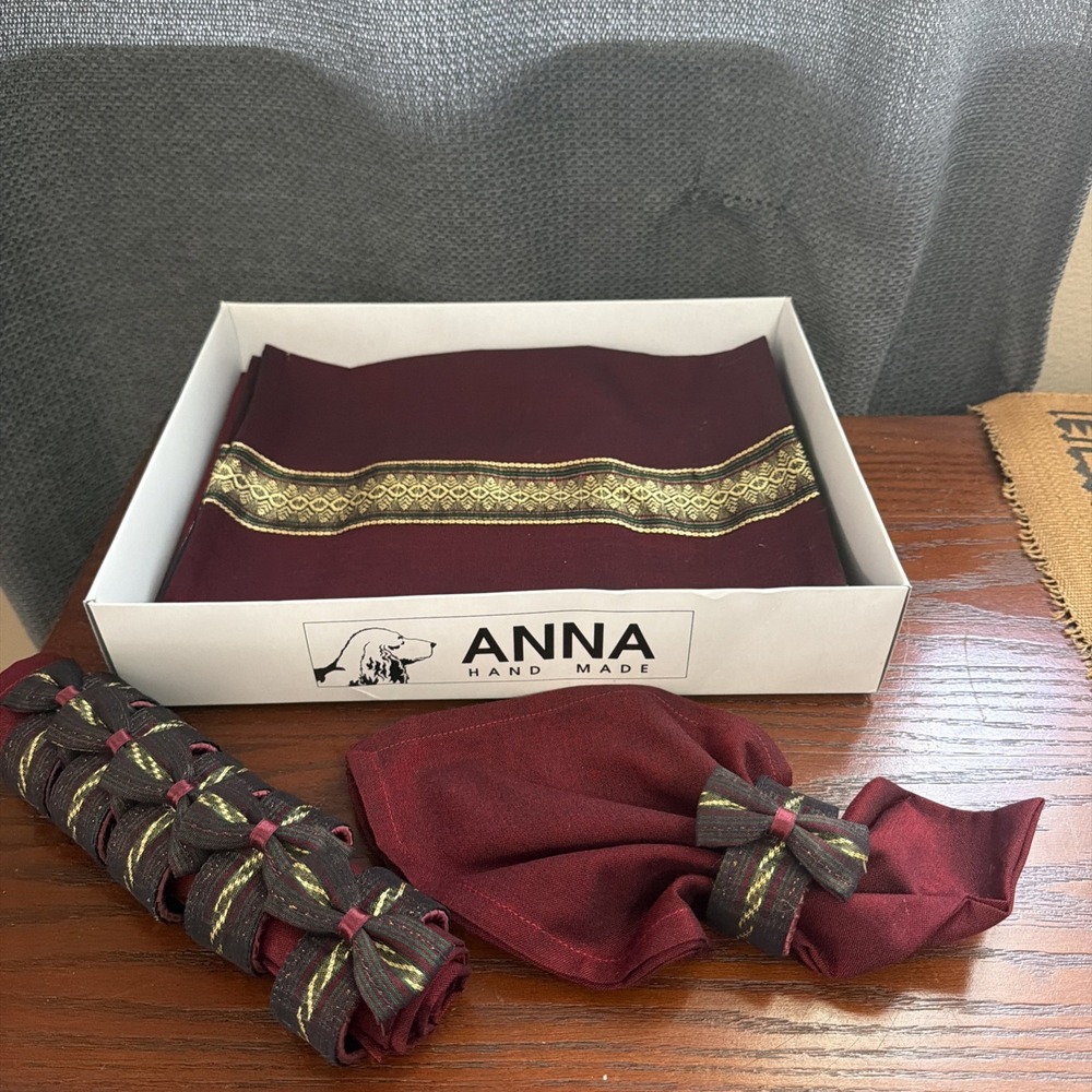 Vintage Placemats / Napkins & Rings 6 pc setting NIB Asian Silk Brocade Holiday